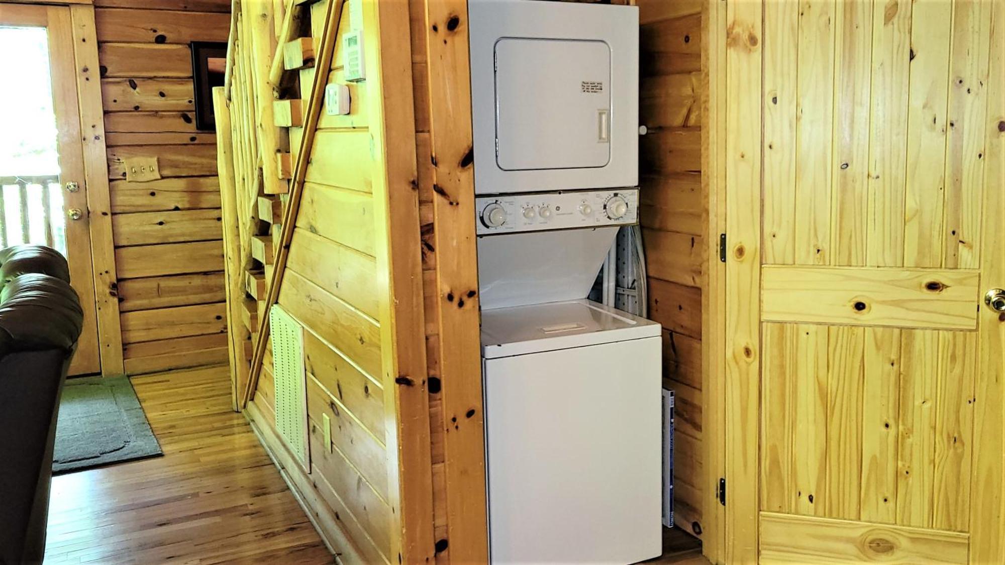 Mountain Joy -Private Treehouse Style Cabin That Sleeps 4-Free Tickets Гетлинбург Екстериор снимка