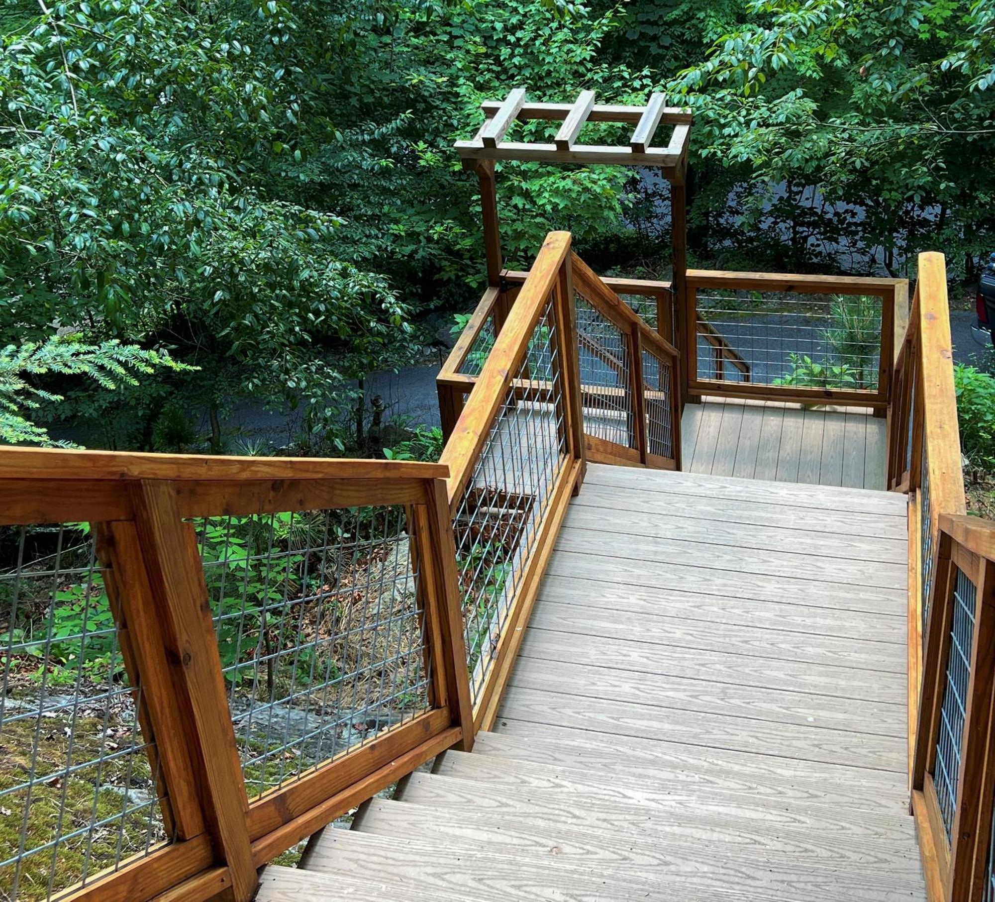 Mountain Joy -Private Treehouse Style Cabin That Sleeps 4-Free Tickets Гетлинбург Екстериор снимка